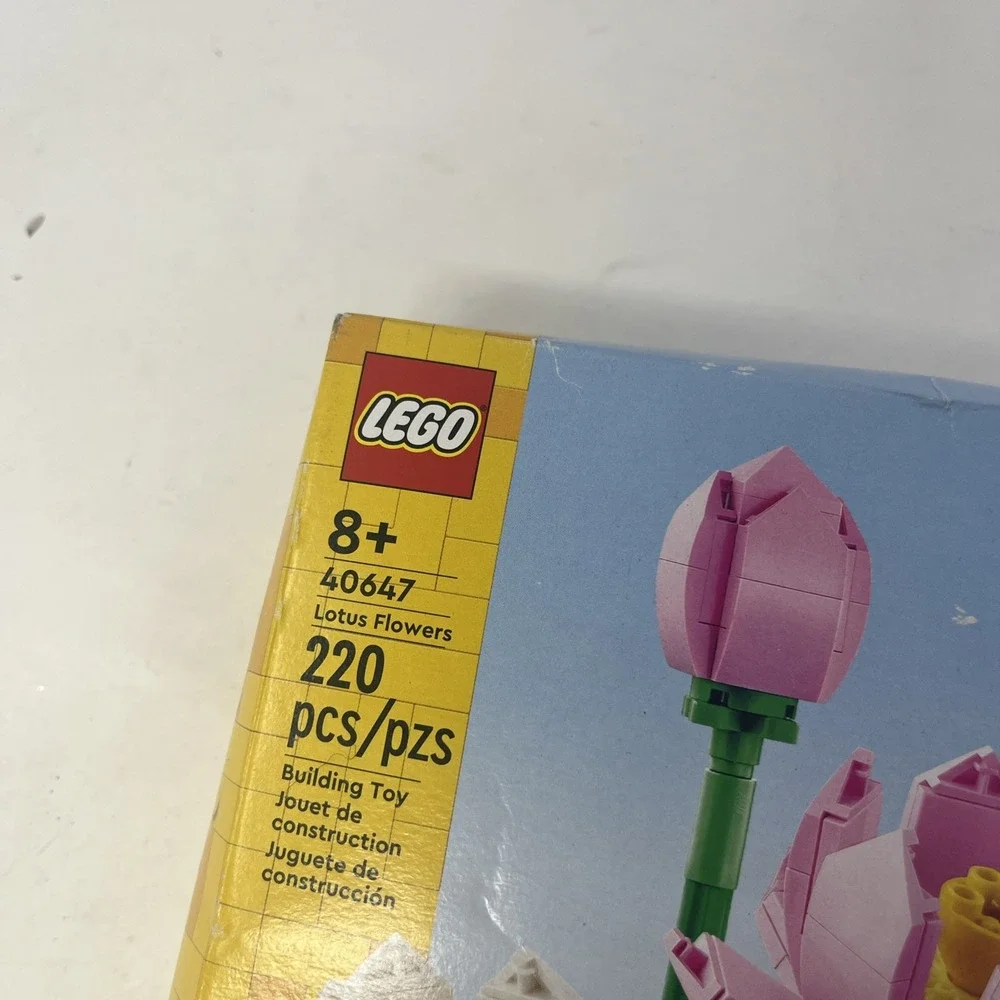 LEGO Lotus Flowers 40647 Building Set 220 Pieces Brand New